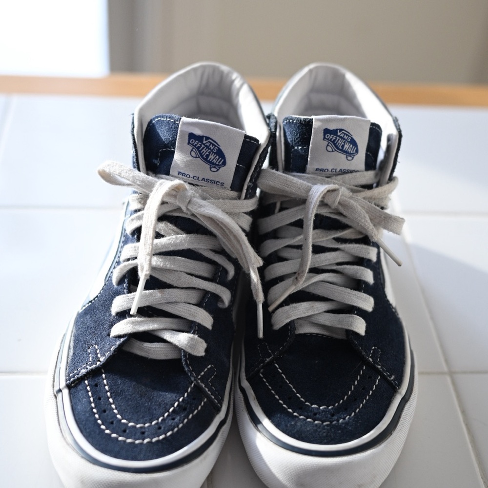 Vans Sk8-Hi Top Sneakers - Men’s Sz 7 Navy and White - Picture 3 of 14